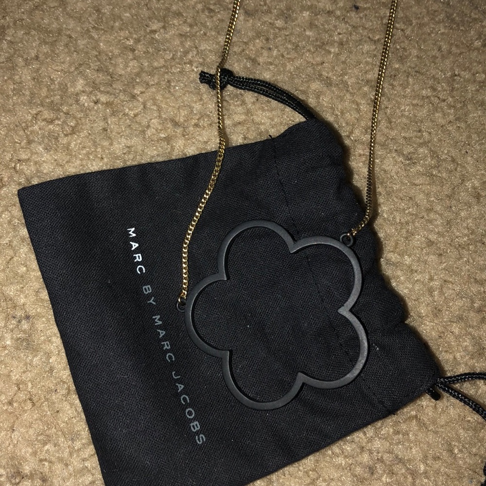 Marc Jacobs Floral necklace Great Condition